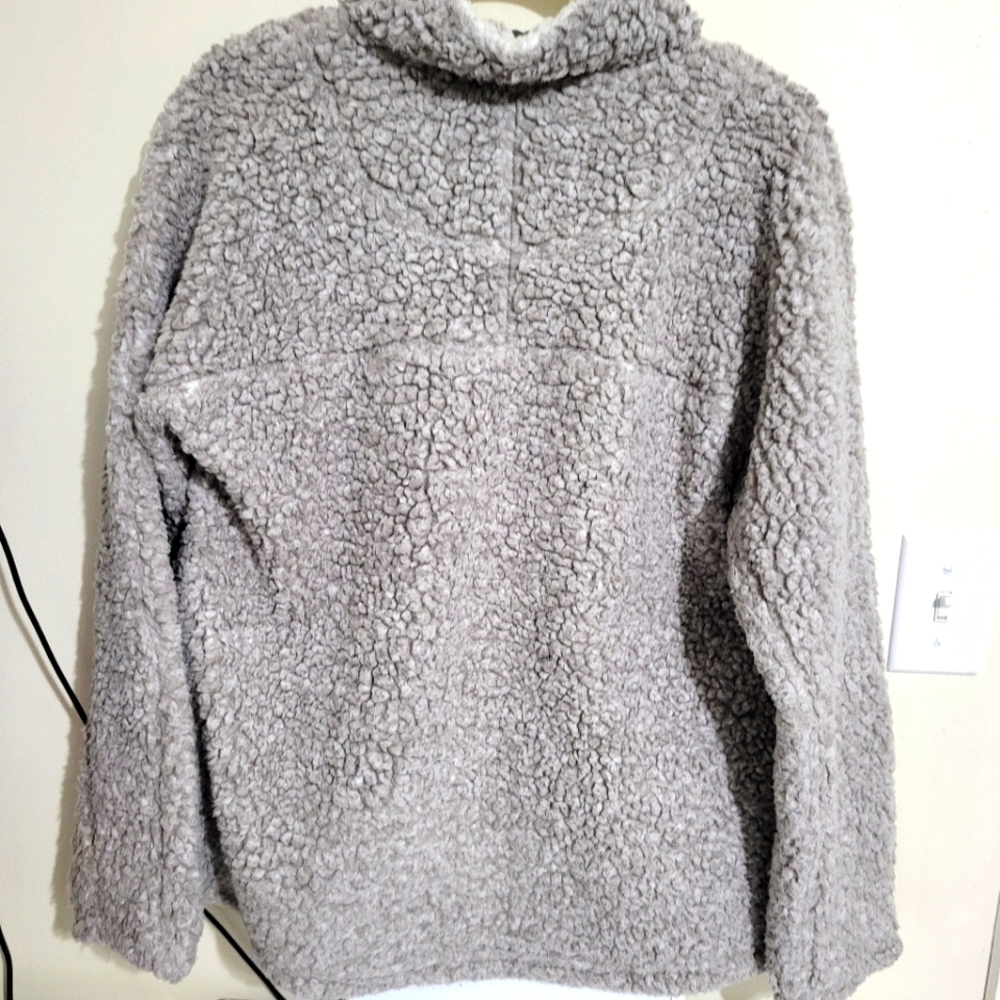 DYLAN faux fur pullover. Large - Picture 4 of 8